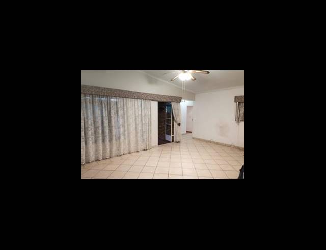 2 BEDROOM TOWNHOUSE FOR SALE IN CLARINA